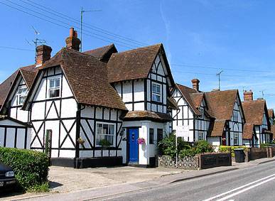 Basildon to India Door to Door Courier 